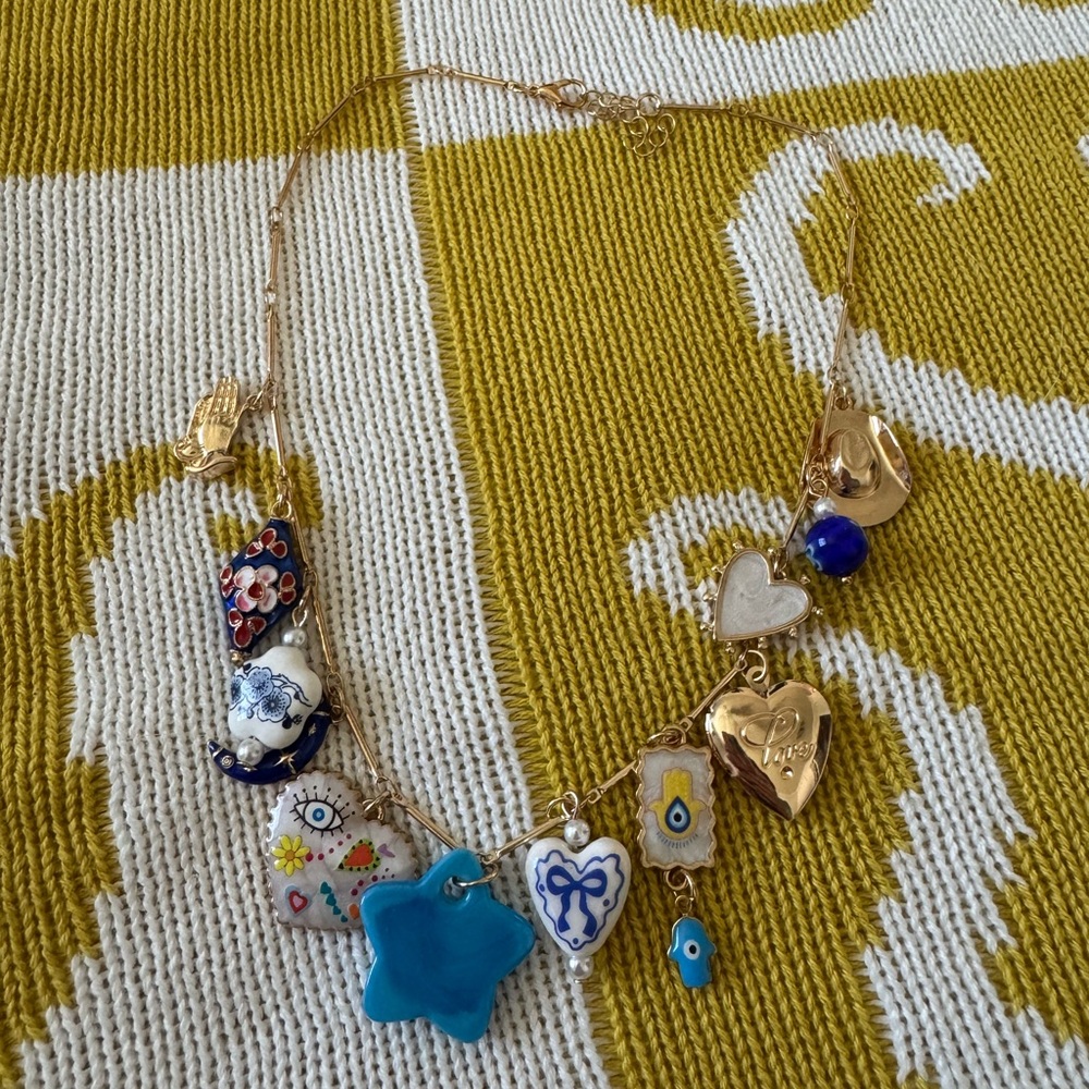 Charming Gold and Blue Pendant Necklace